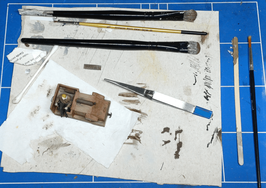 Adding the seat, driver and toolbox to an On18 open cabbed model railway locomotive