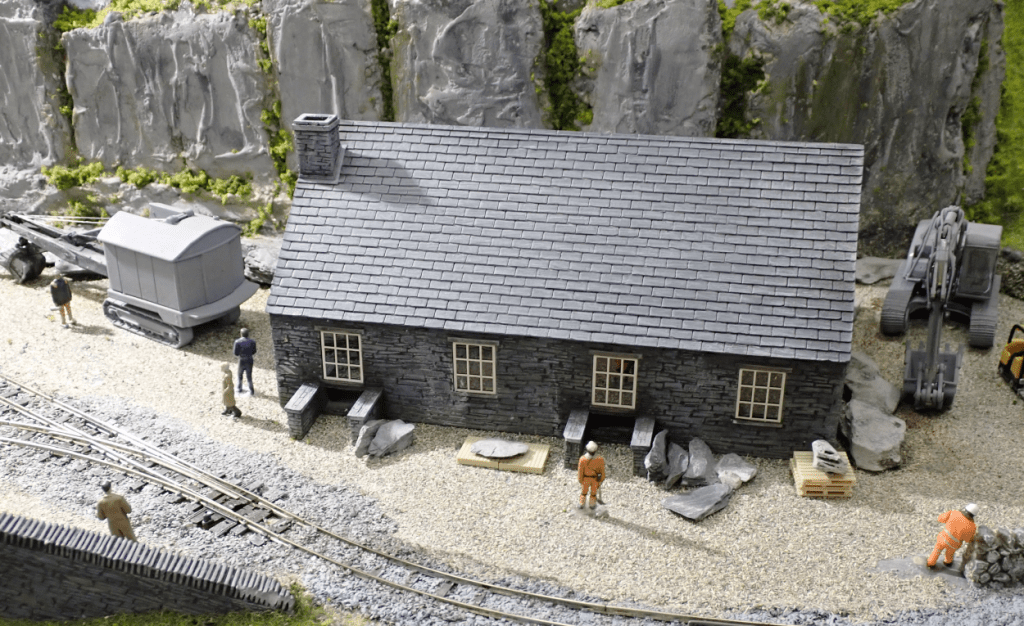 Quarry End model railway layout in 009.